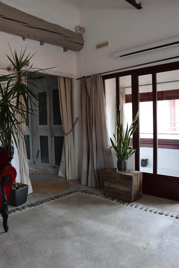 Grand Loft De Charme, Place Du Village A Thuir Ngoại thất bức ảnh